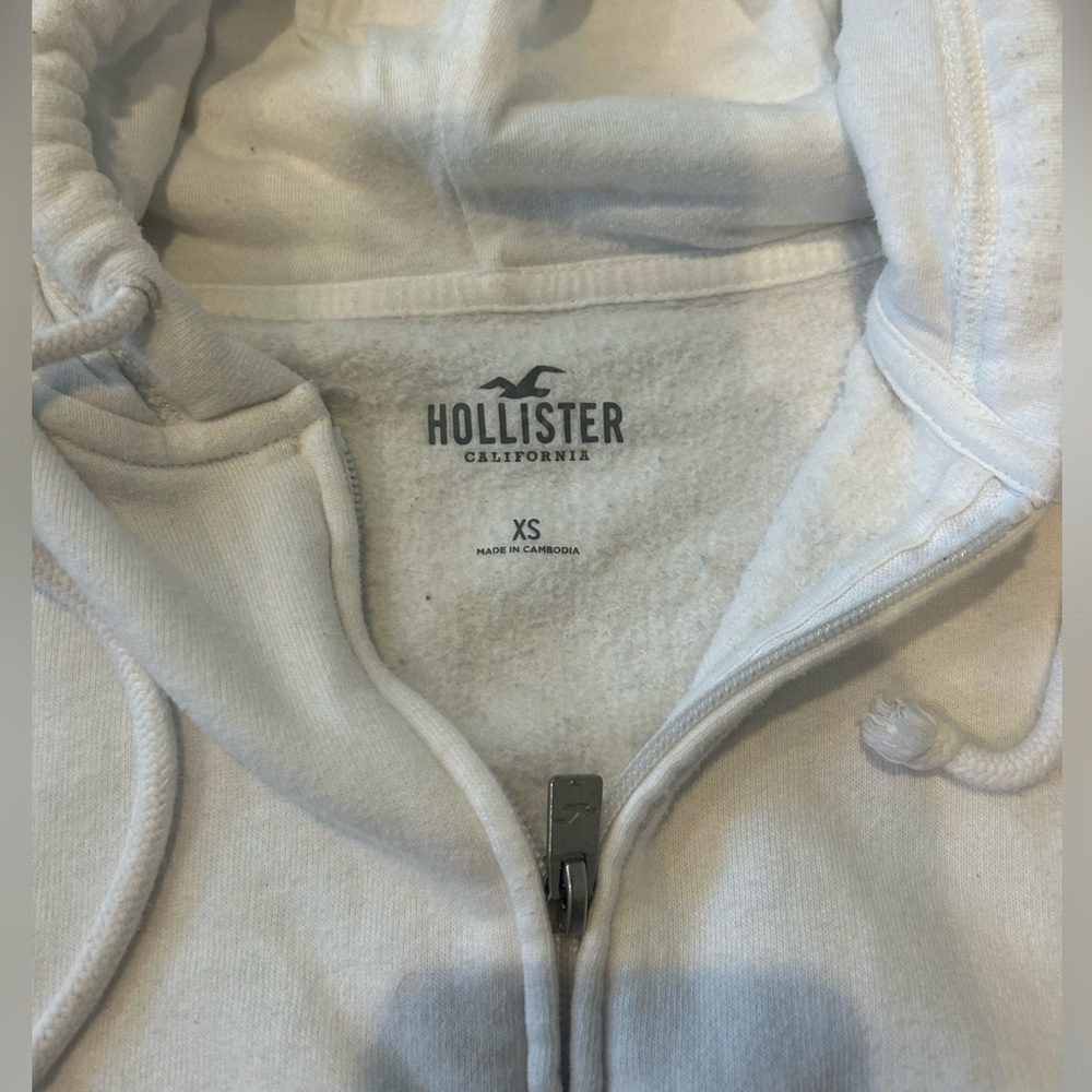Hollister Zip Sweatshirt - Picture 3 of 3